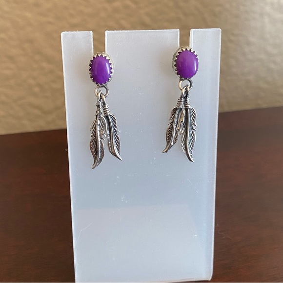 RARE GENUINE SUGILITE NAVAJO EARRINGS W STERLING SILVER 🪶 FEATHERS. - Picture 3 of 10